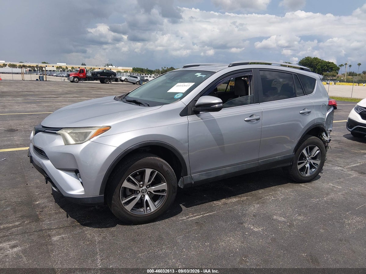 2018 TOYOTA RAV4 XLE — снимка 2