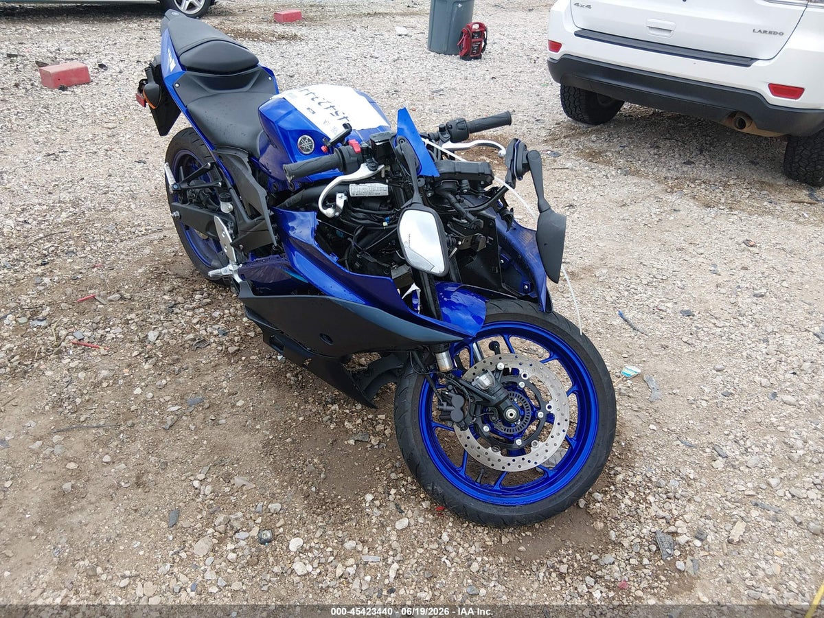 2024 YAMAHA YZFR3 A