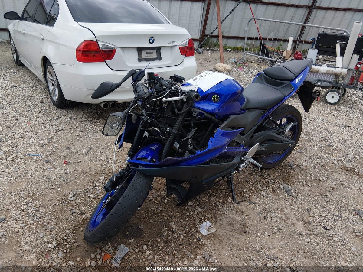 2024 YAMAHA YZFR3 A — снимка 2