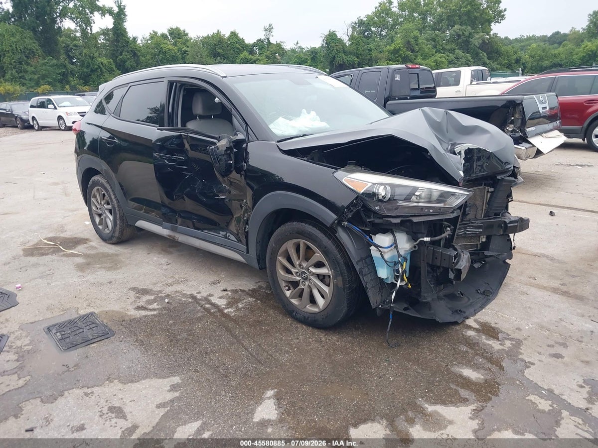 2017 HYUNDAI TUCSON SE