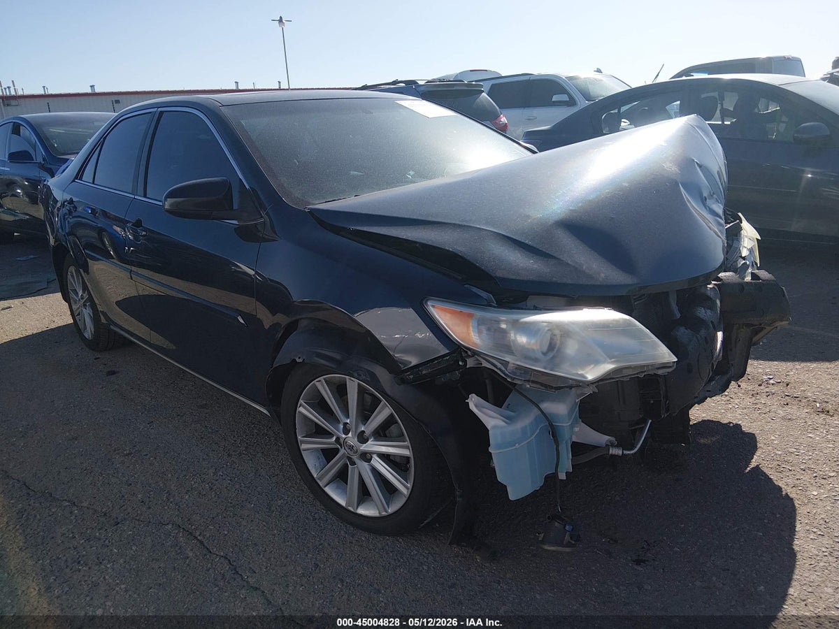 2014 TOYOTA CAMRY XLE