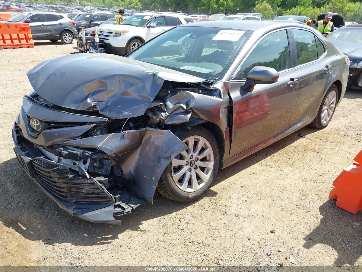 2019 TOYOTA CAMRY LE — снимка 2