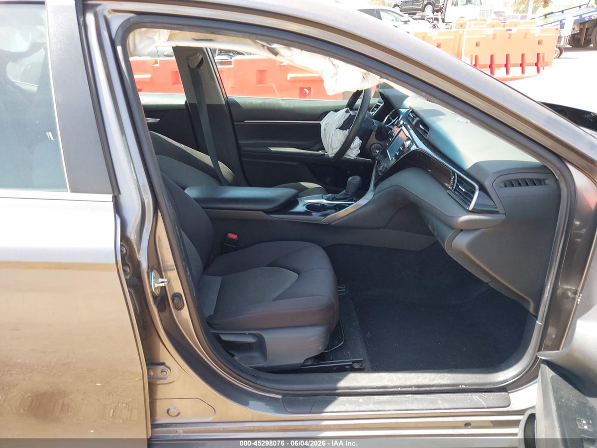 2019 TOYOTA CAMRY LE — снимка 5