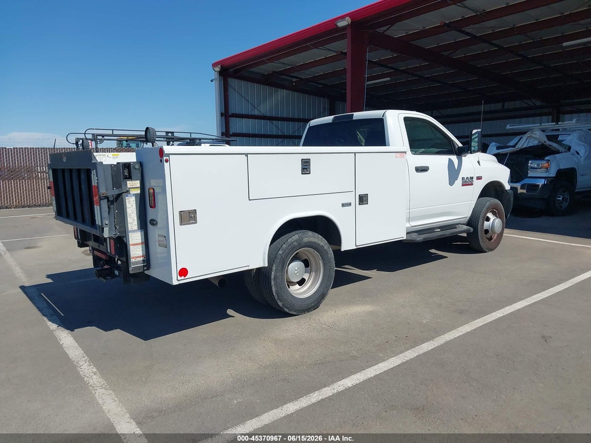 2017 RAM 3500 CHASSIS TRADESMAN/SLT — снимка 4