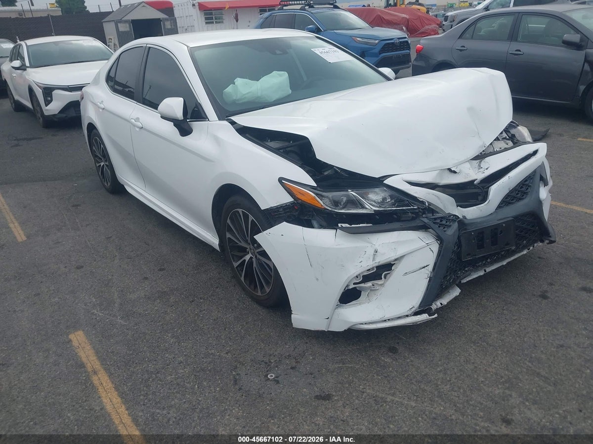 2020 TOYOTA CAMRY SE