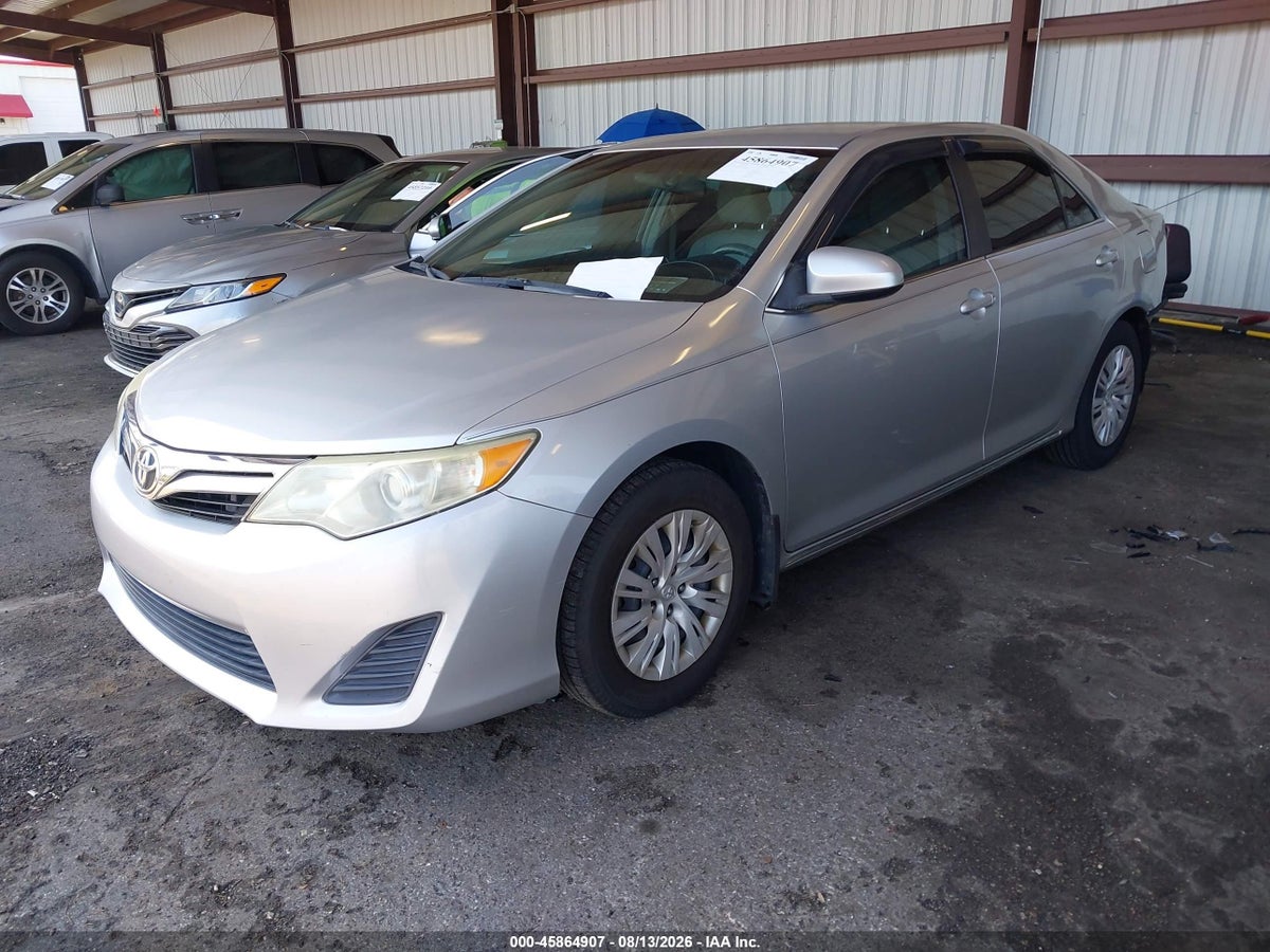 2013 TOYOTA CAMRY LE — снимка 2