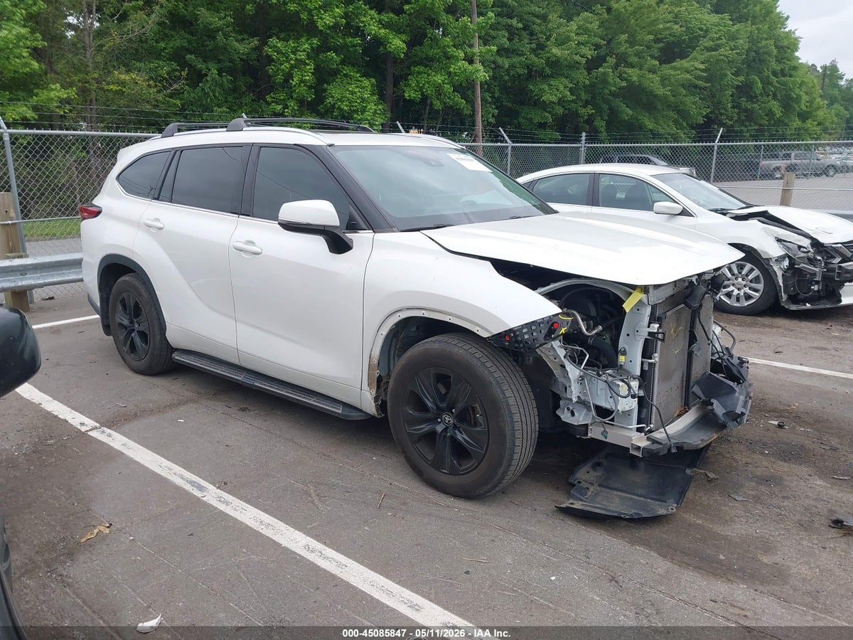 2021 TOYOTA HIGHLANDER XLE