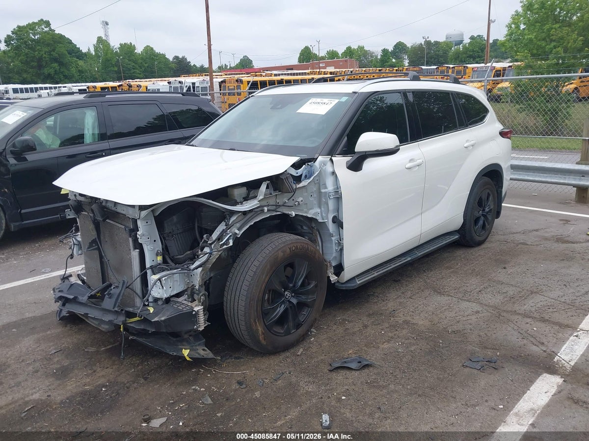 2021 TOYOTA HIGHLANDER XLE — снимка 2