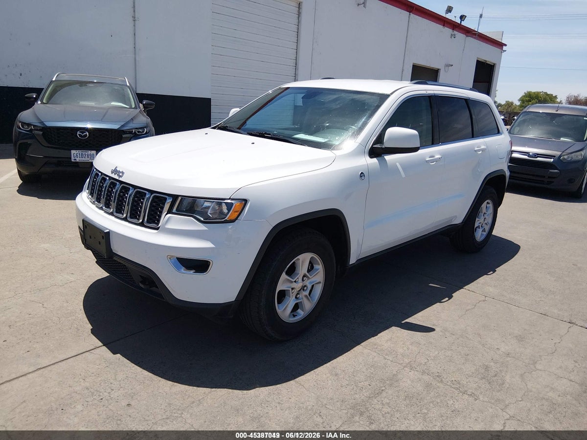 2017 JEEP GRAND CHEROKEE LAREDO 4X4 — снимка 2
