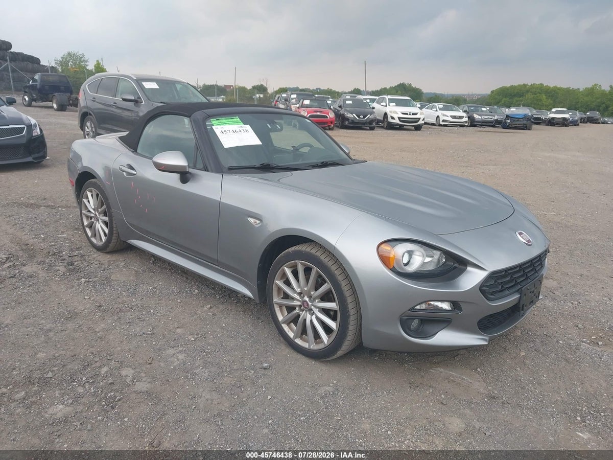 2017 FIAT 124 SPIDER LUSSO