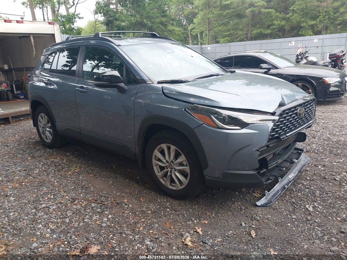 2025 TOYOTA COROLLA CROSS LE