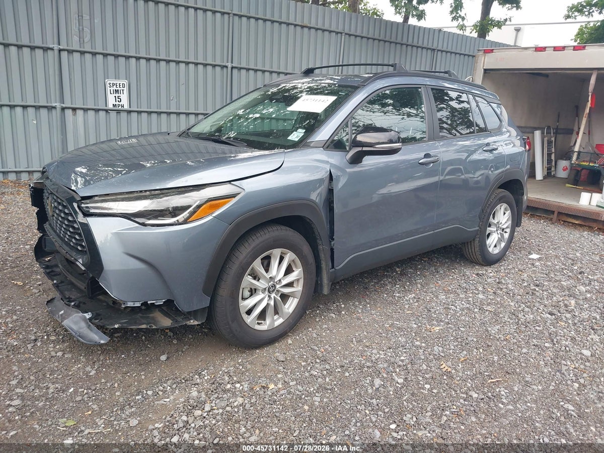 2025 TOYOTA COROLLA CROSS LE — снимка 2