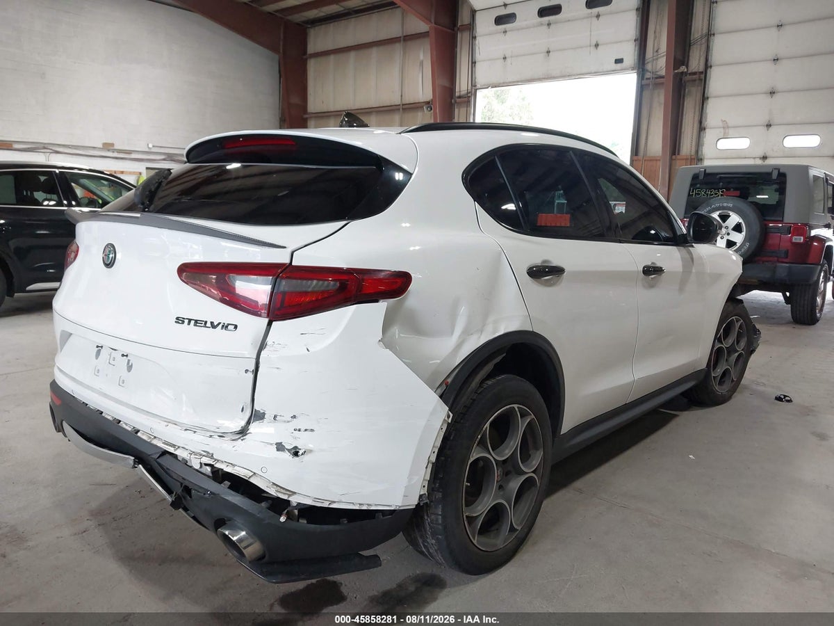 2018 ALFA ROMEO STELVIO SPORT AWD — photo 4