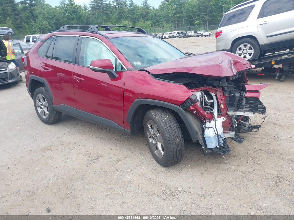 2024 TOYOTA RAV4 XLE
