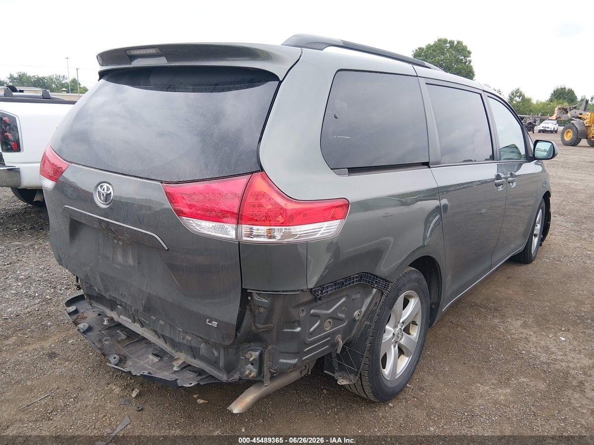 2014 TOYOTA SIENNA LE V6 8 PASSENGER — снимка 4