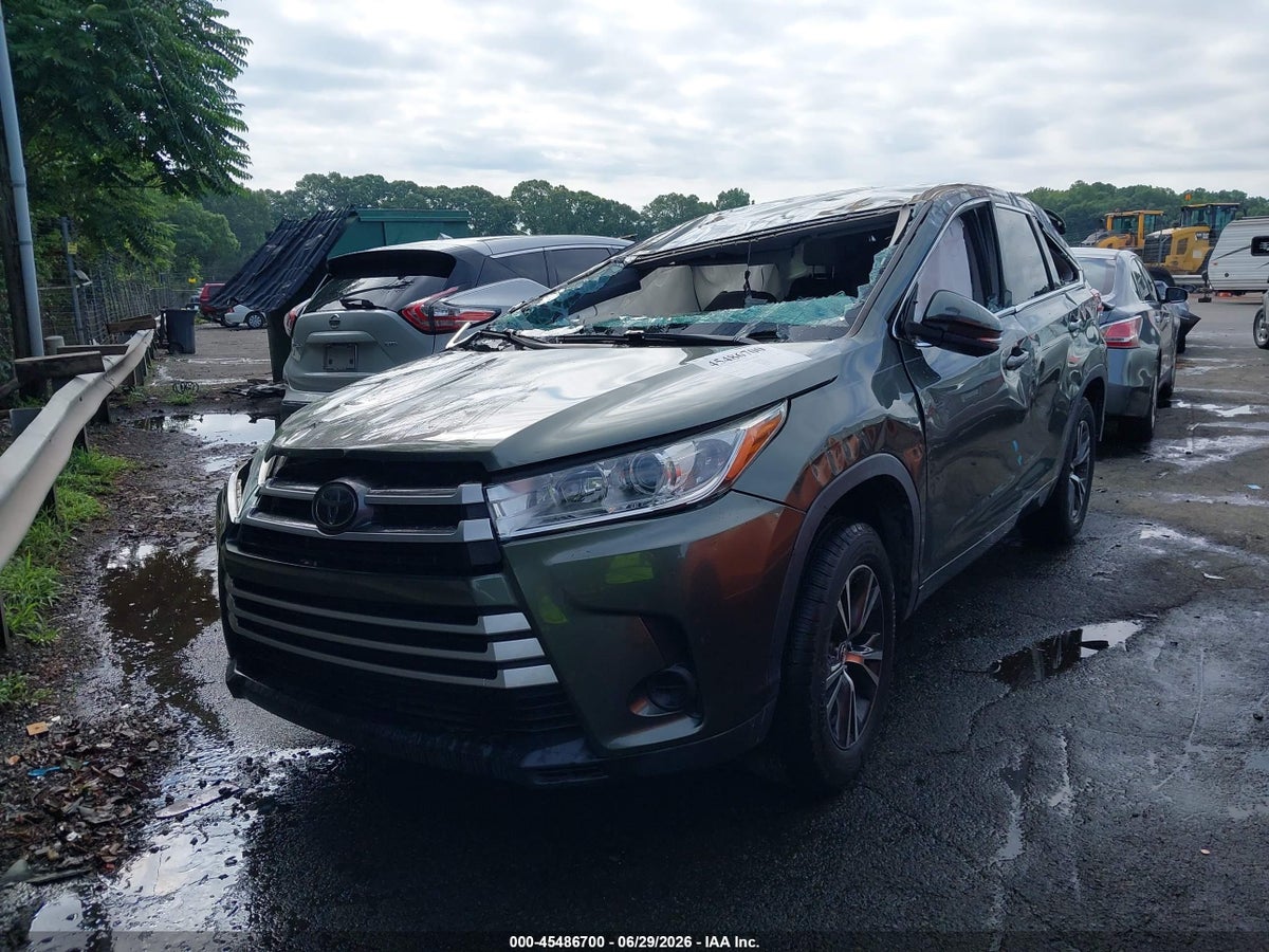 2018 TOYOTA HIGHLANDER LE — снимка 2