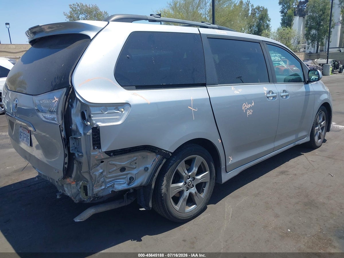 2018 TOYOTA SIENNA SE 8 PASSENGER — снимка 4