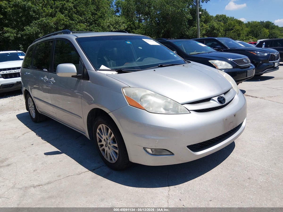 2010 TOYOTA SIENNA XLE