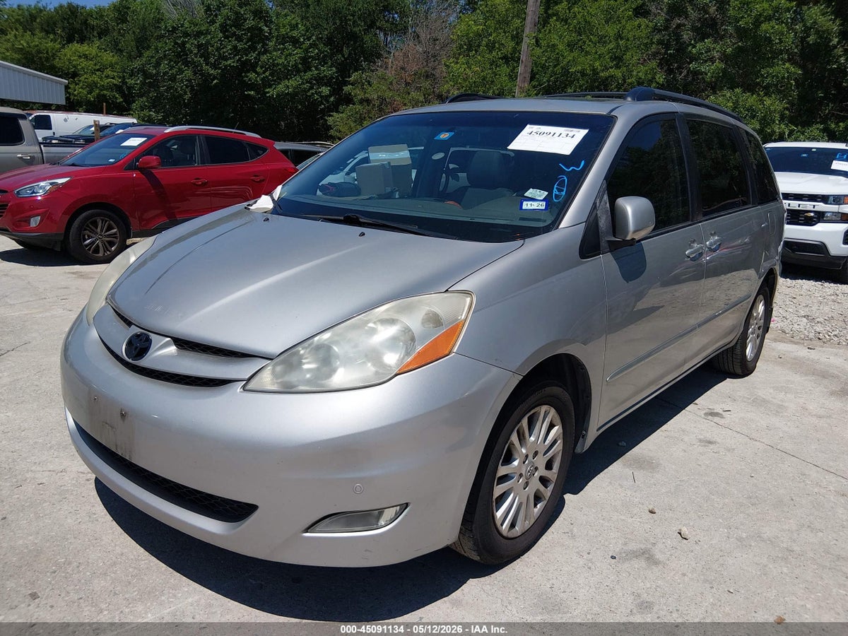 2010 TOYOTA SIENNA XLE — снимка 2