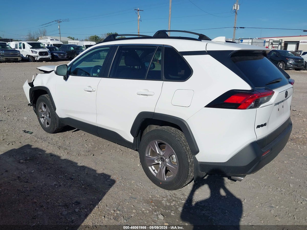 2025 TOYOTA RAV4 XLE — снимка 3