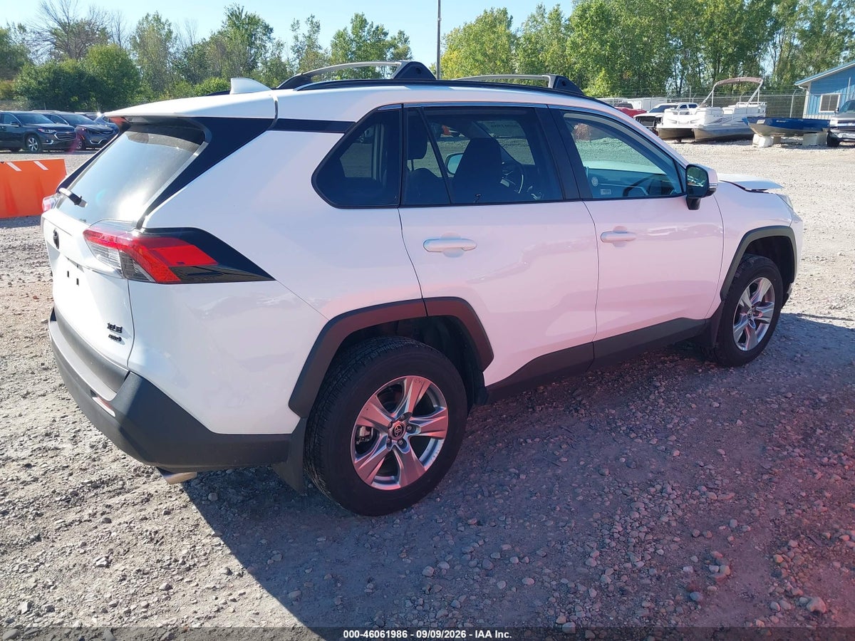 2025 TOYOTA RAV4 XLE — снимка 4