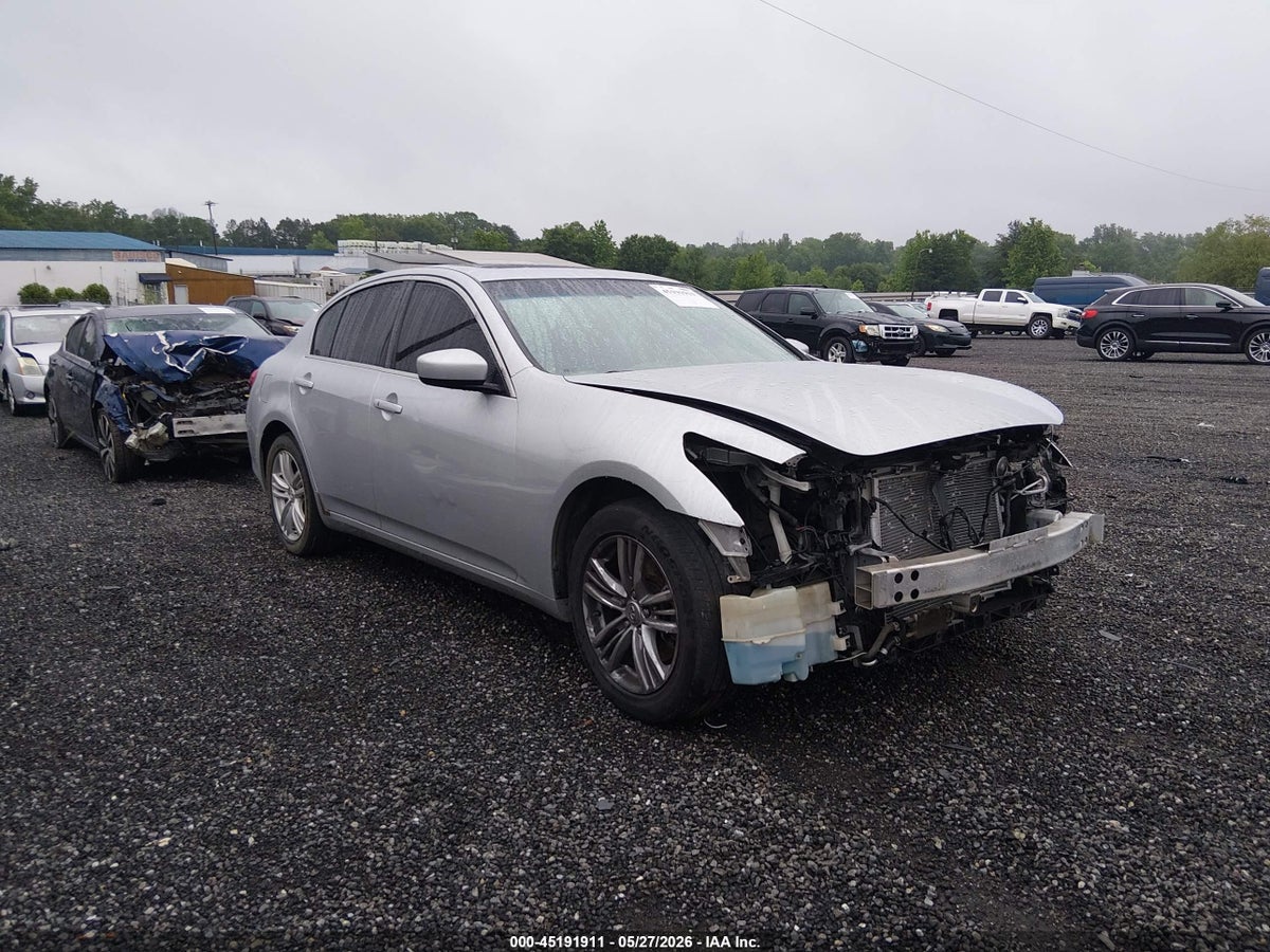 2013 INFINITI G37X