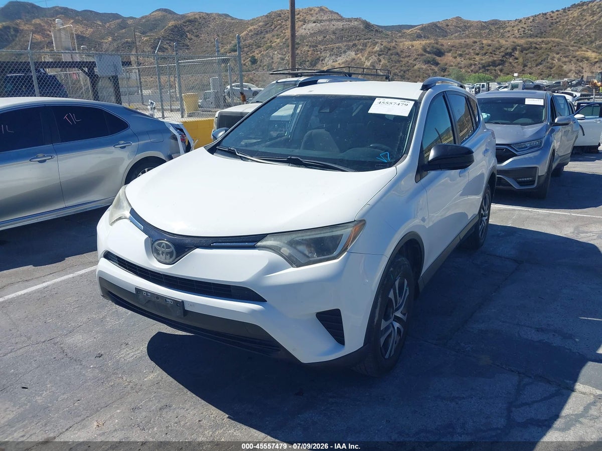 2018 TOYOTA RAV4 LE — снимка 2