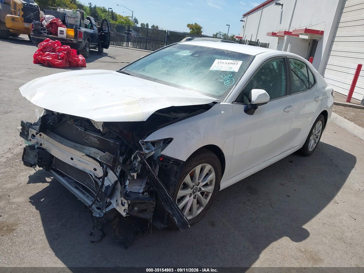 2019 TOYOTA CAMRY LE — снимка 2