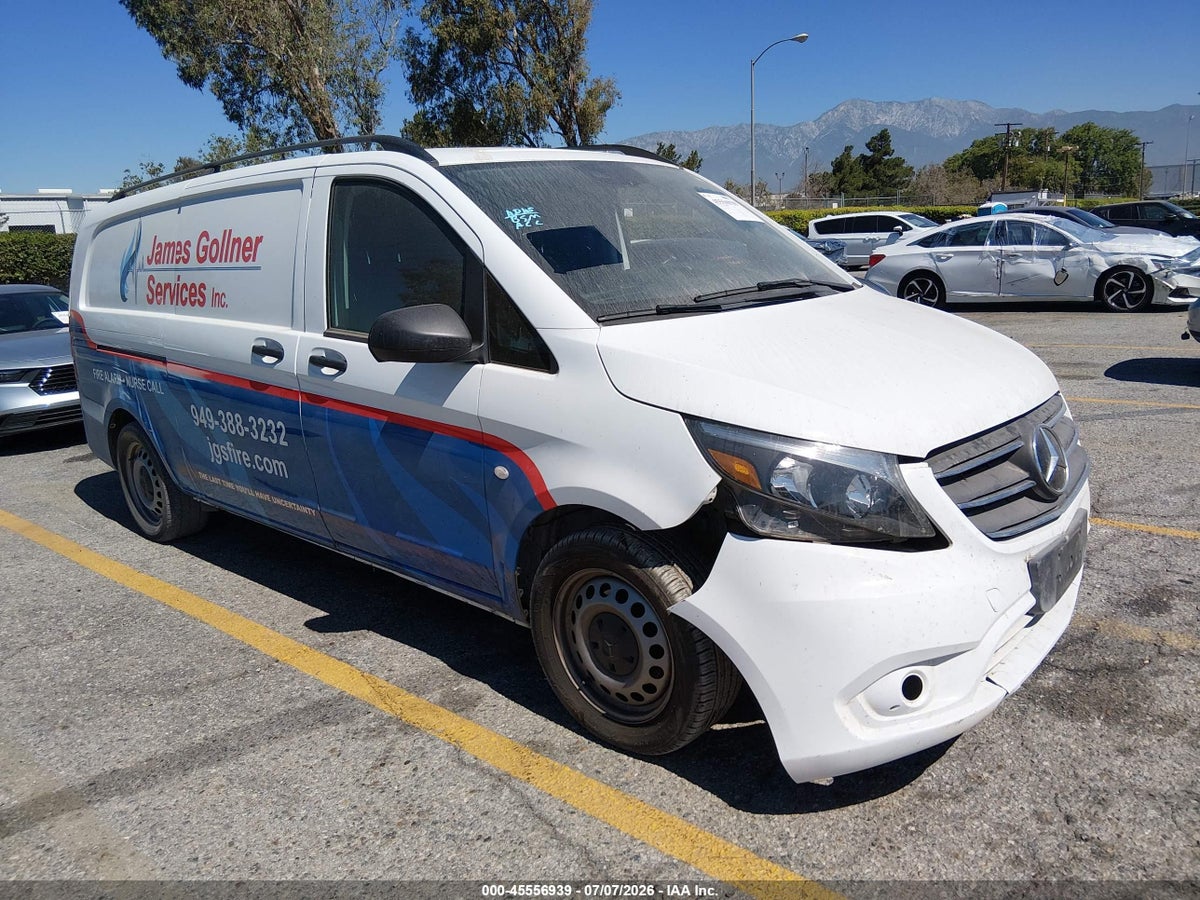 2023 MERCEDES-BENZ METRIS