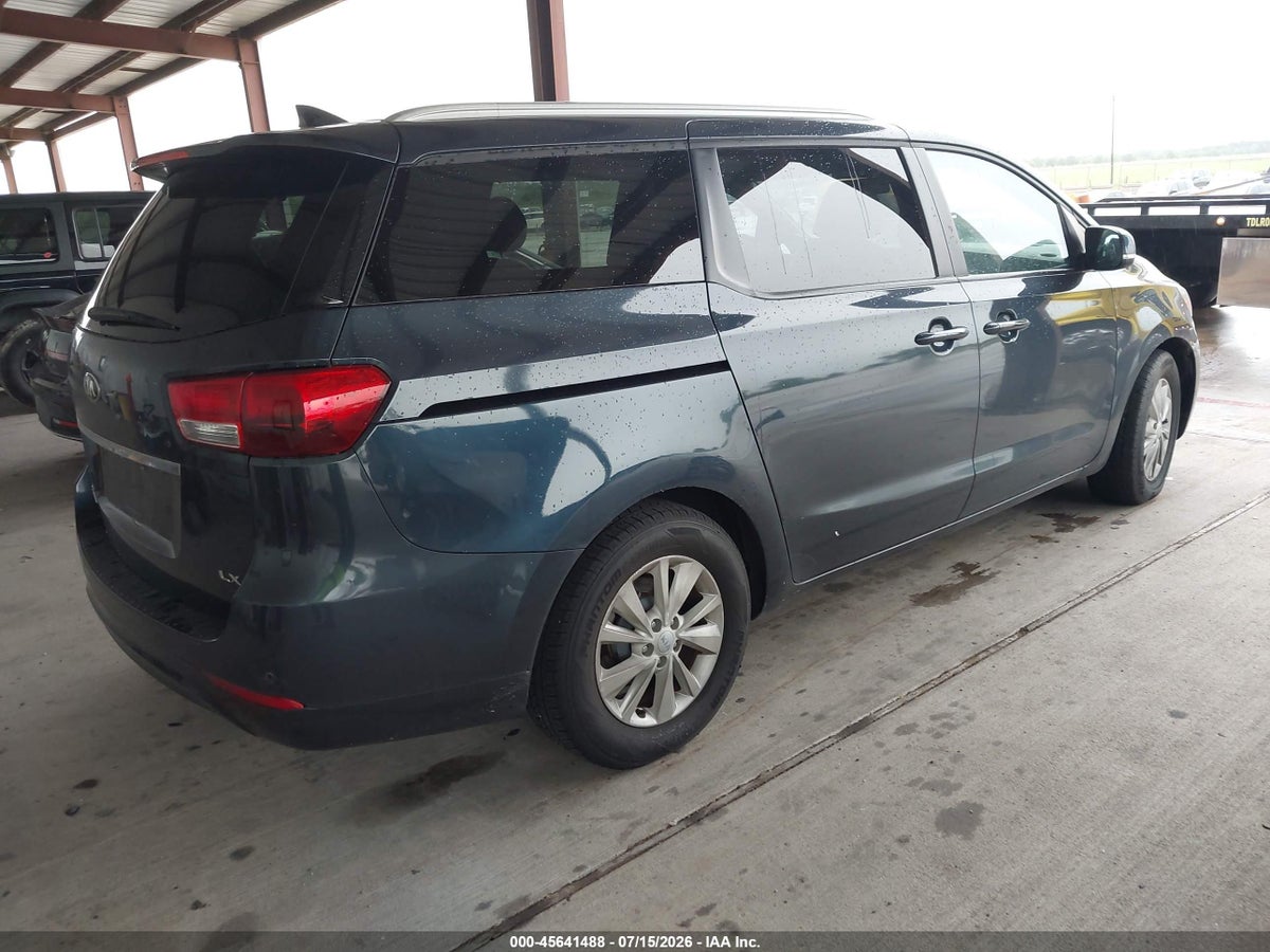 2017 KIA SEDONA LX — снимка 4