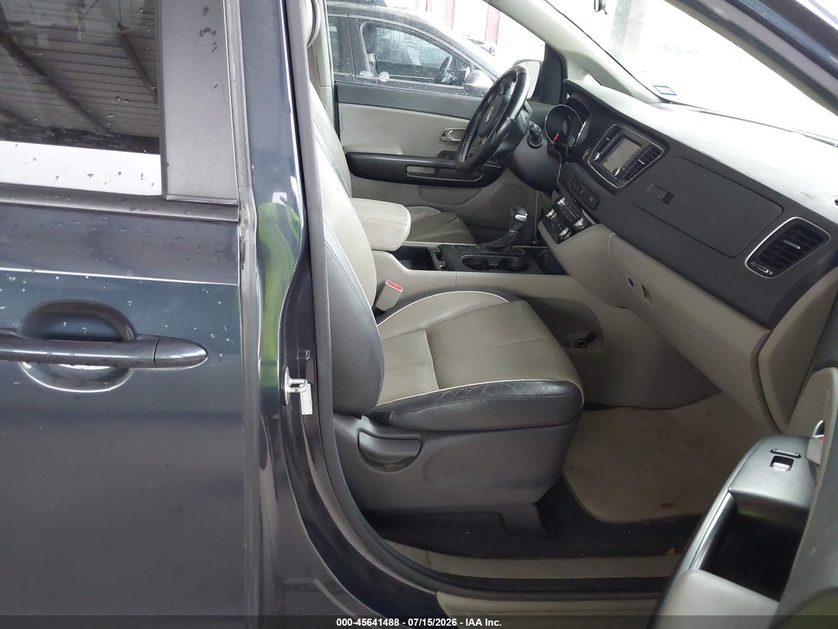 2017 KIA SEDONA LX — снимка 5
