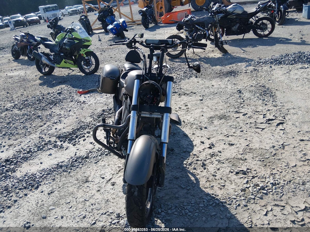 2011 VICTORY MOTORCYCLES KINGPIN 8-BALL — снимка 5