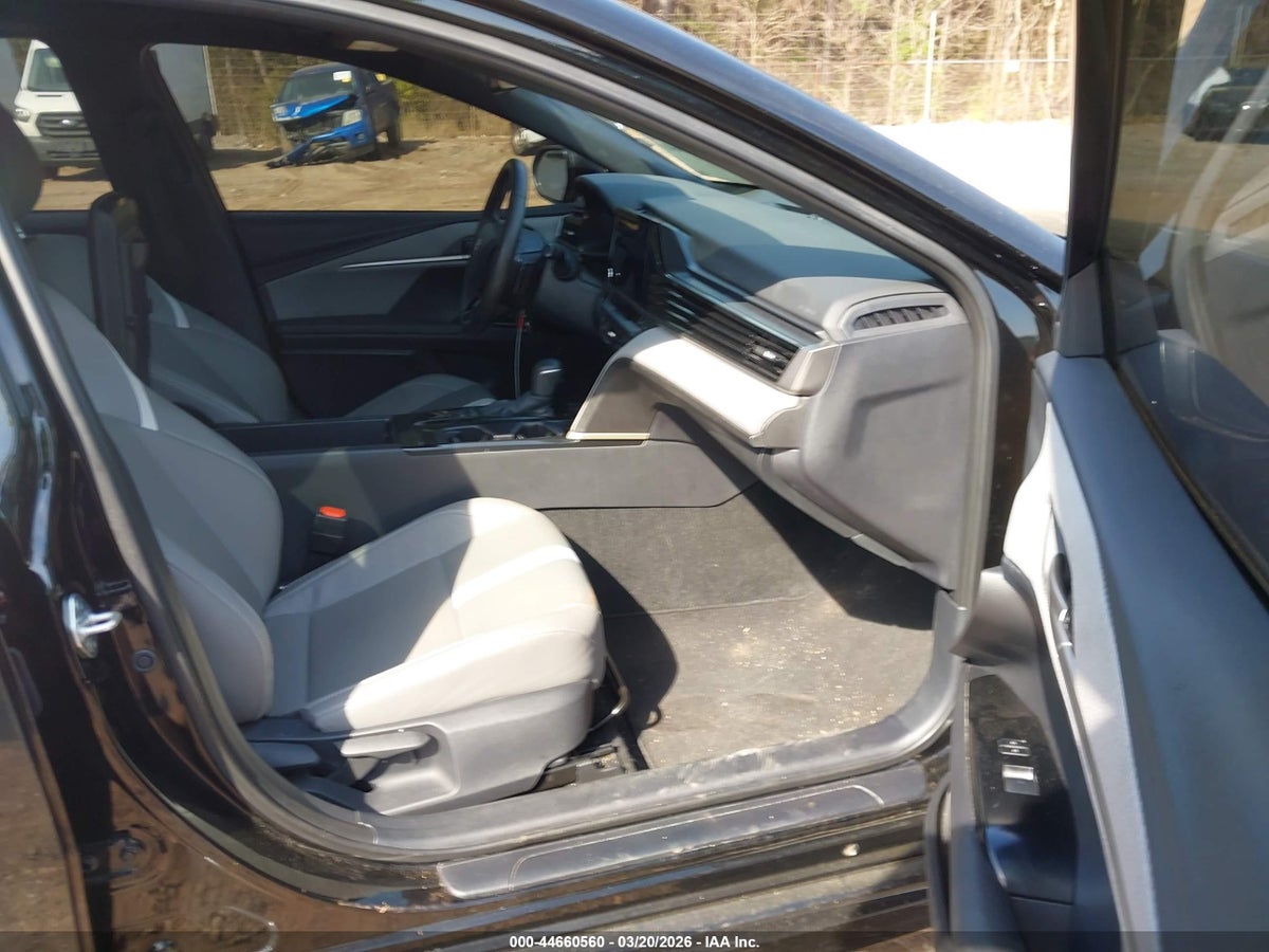 2025 TOYOTA CAMRY SE — снимка 5