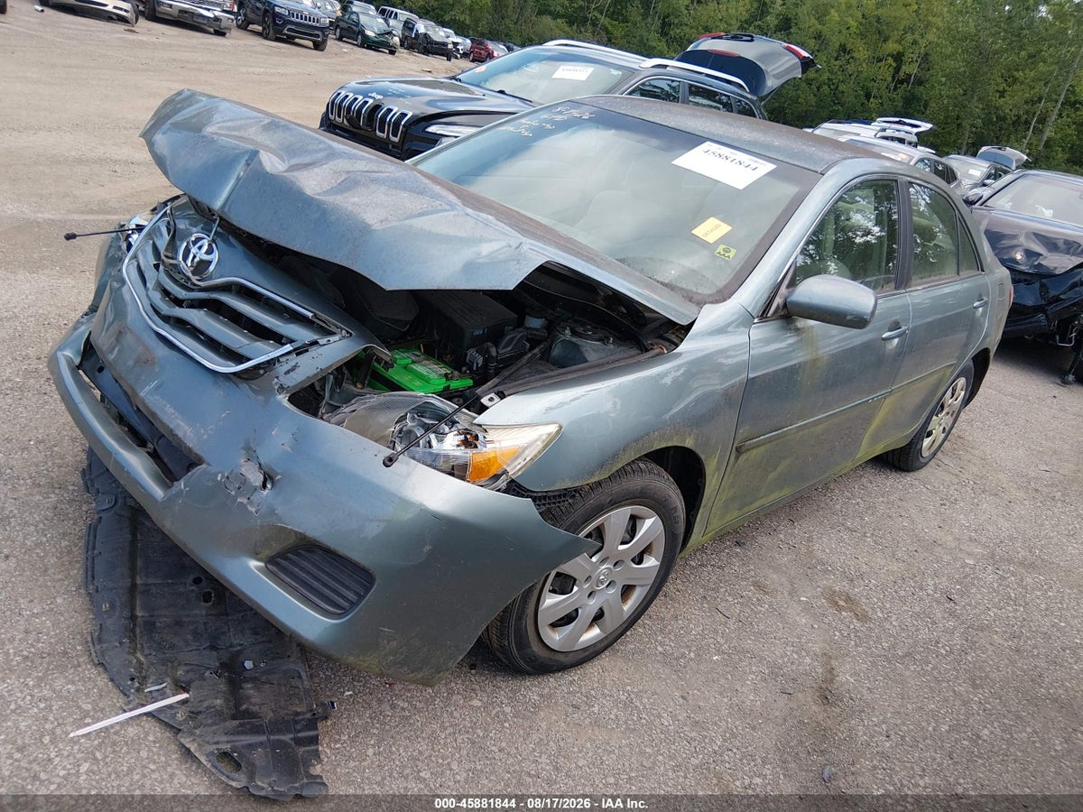 2011 TOYOTA CAMRY LE — снимка 2