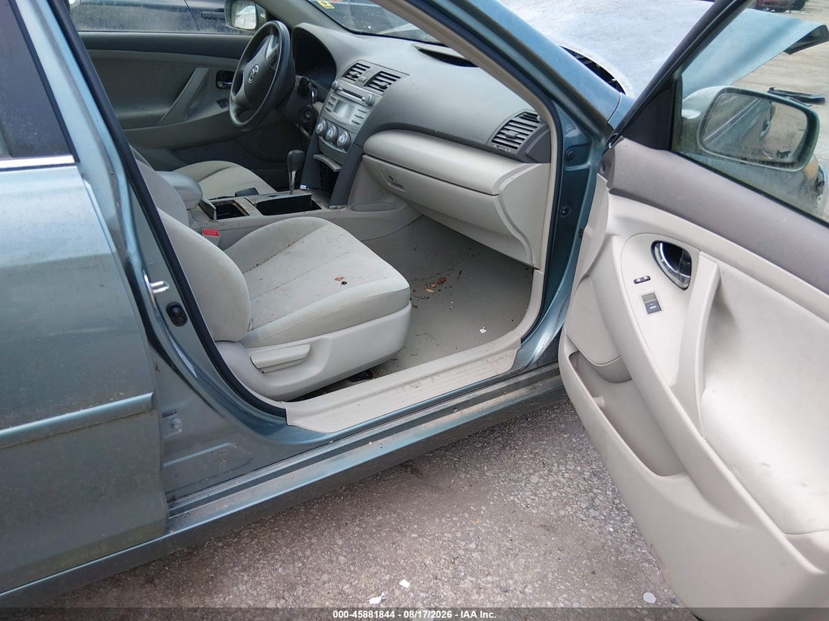 2011 TOYOTA CAMRY LE — снимка 5