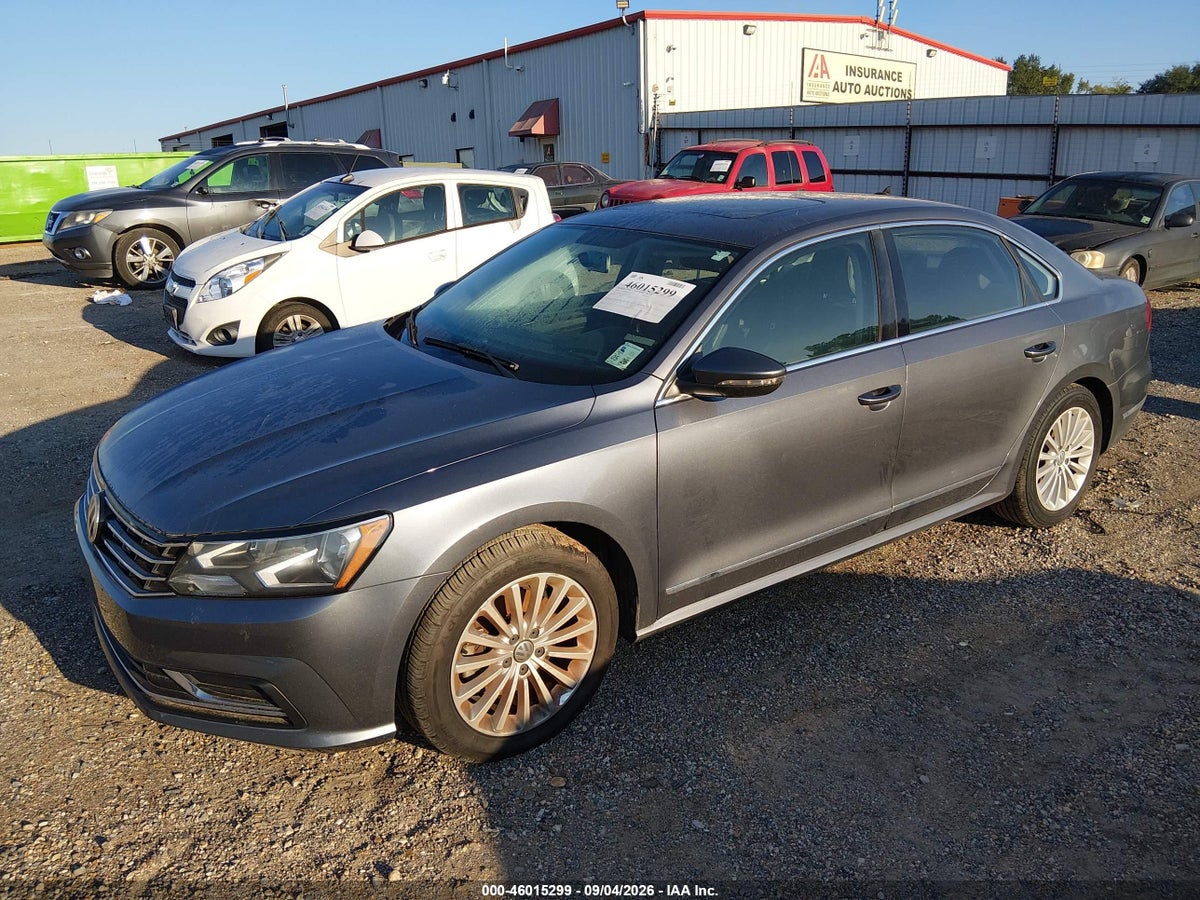 2016 VOLKSWAGEN PASSAT 1.8T SE — снимка 2