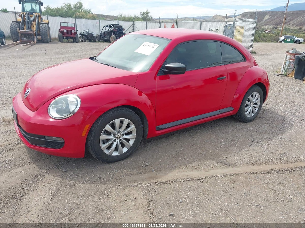 2014 VOLKSWAGEN BEETLE 2.5L ENTRY — снимка 2