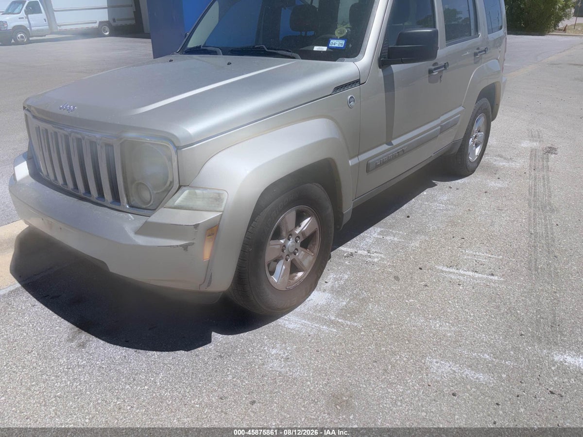 2011 JEEP LIBERTY SPORT — photo 2