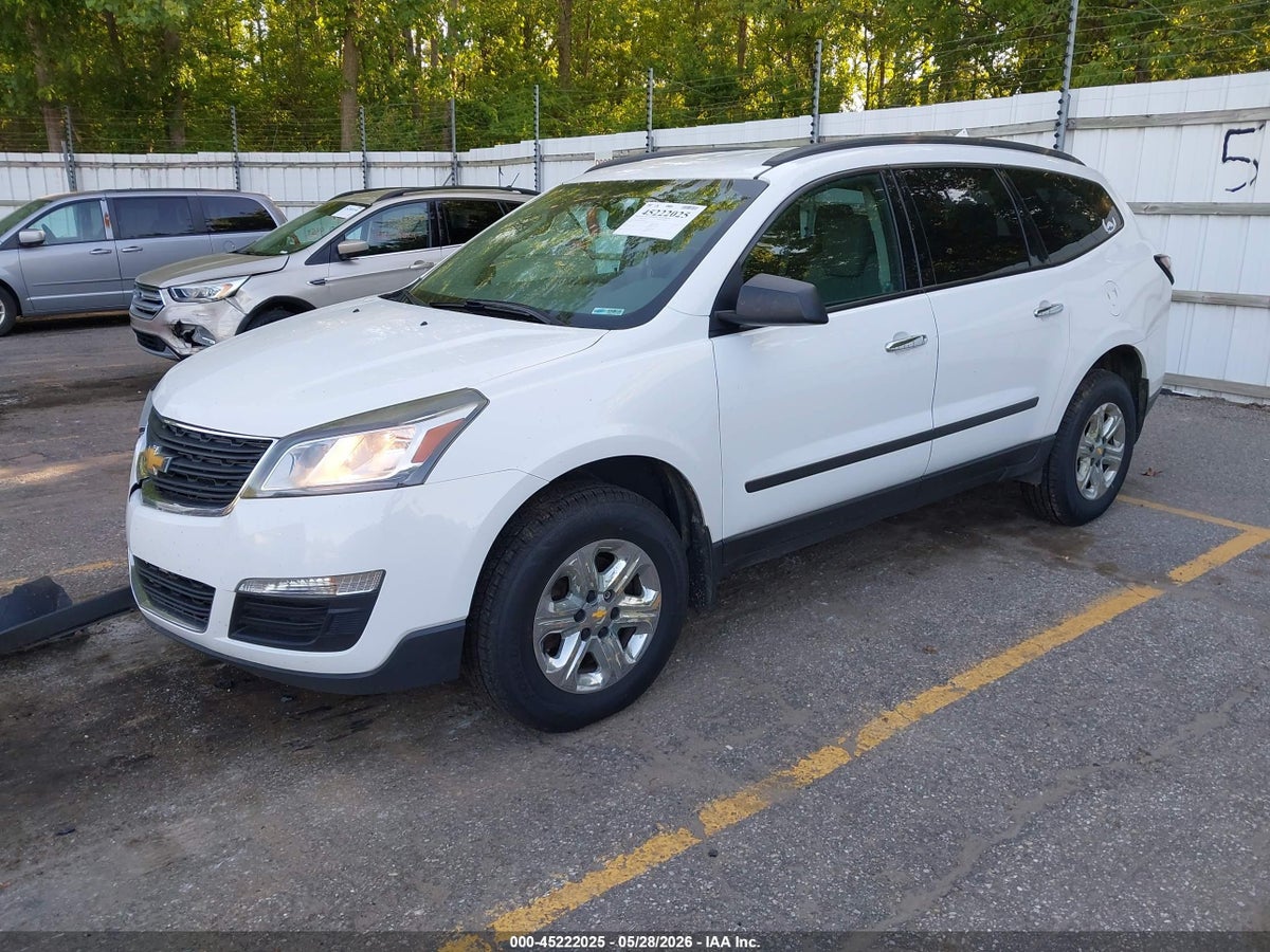 2017 CHEVROLET TRAVERSE LS — снимка 2