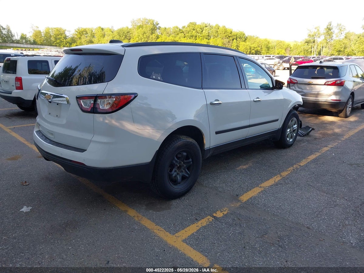 2017 CHEVROLET TRAVERSE LS — снимка 4