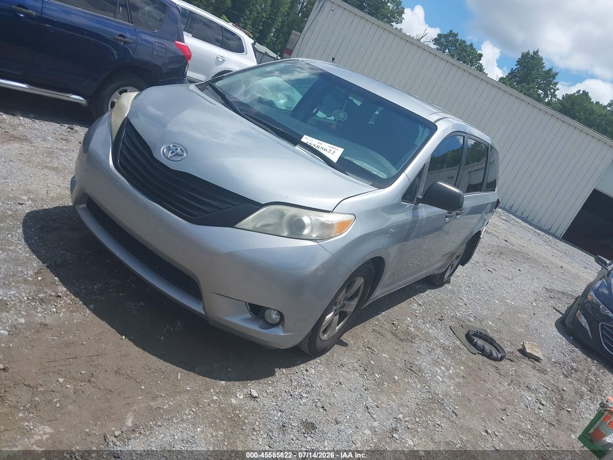 2015 TOYOTA SIENNA L 7 PASSENGER — снимка 2