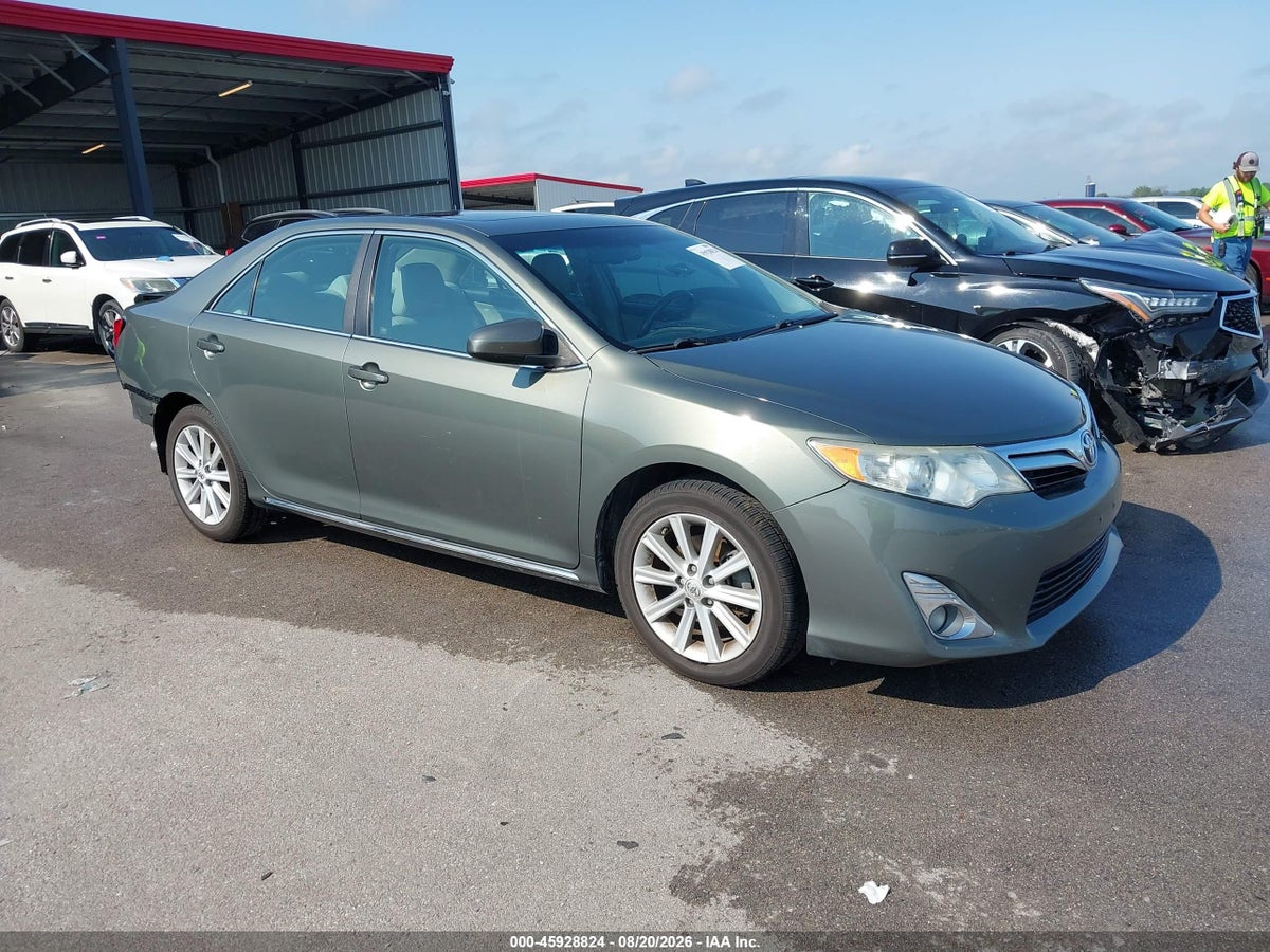 2012 TOYOTA CAMRY XLE