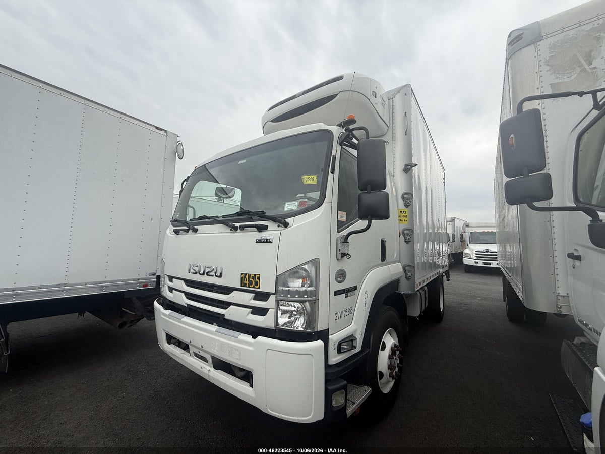 2018 ISUZU FTR REEFER BOX TRUCK — photo 2