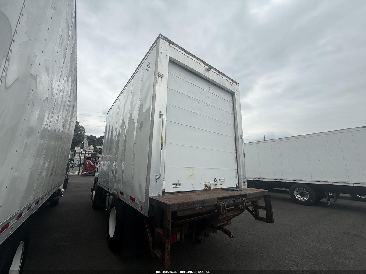 2018 ISUZU FTR REEFER BOX TRUCK — photo 4