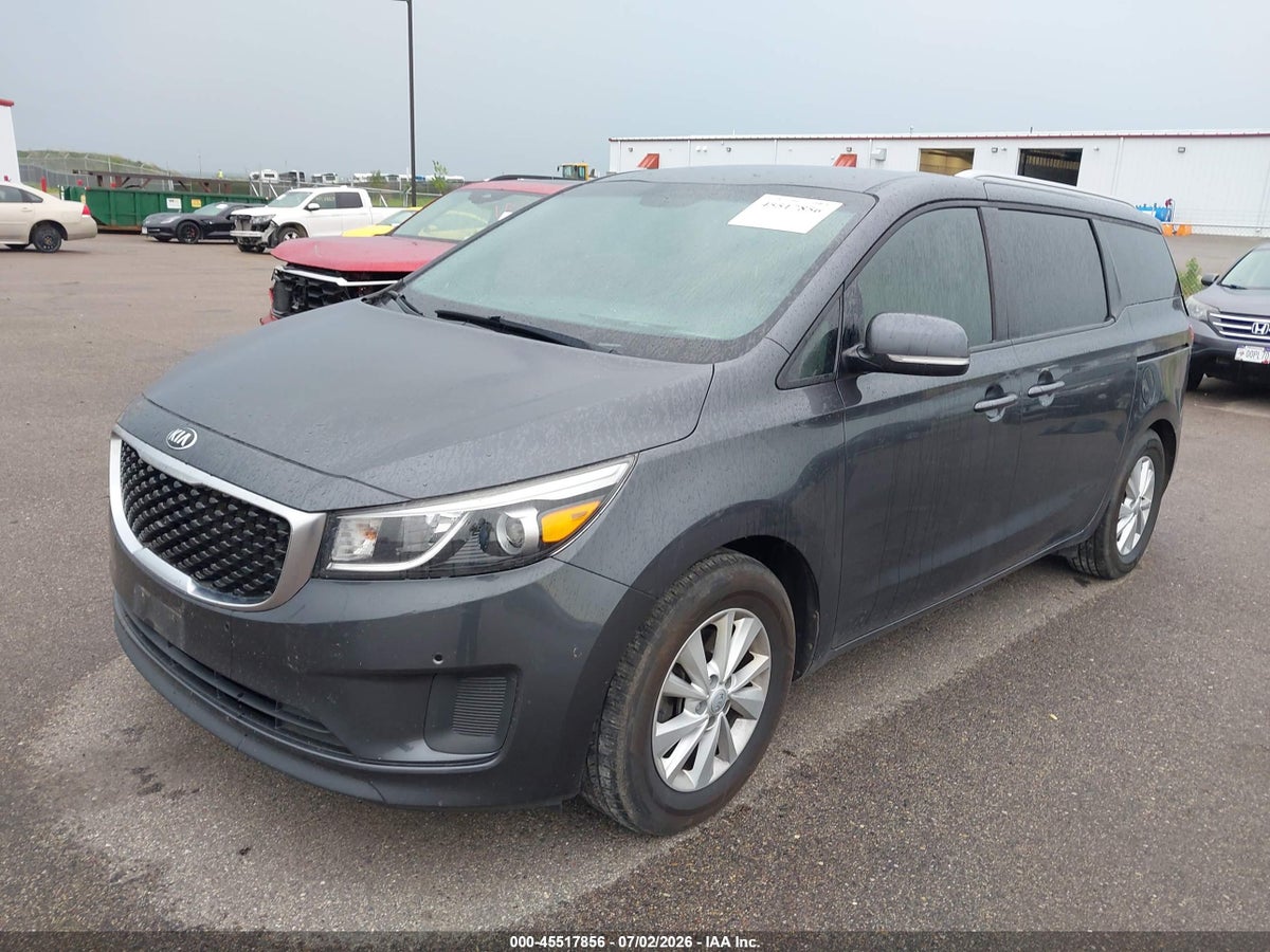 2017 KIA SEDONA LX — снимка 2