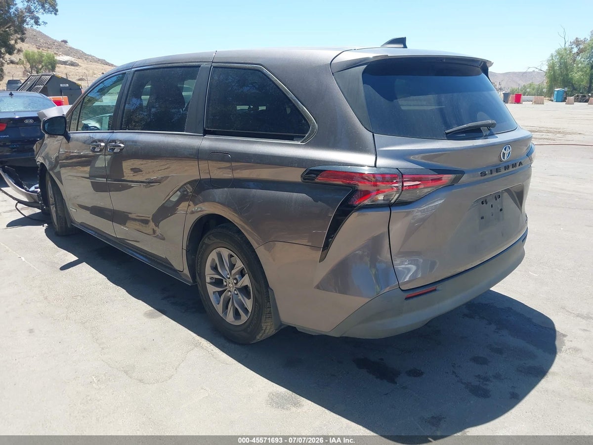 2021 TOYOTA SIENNA LE — снимка 3