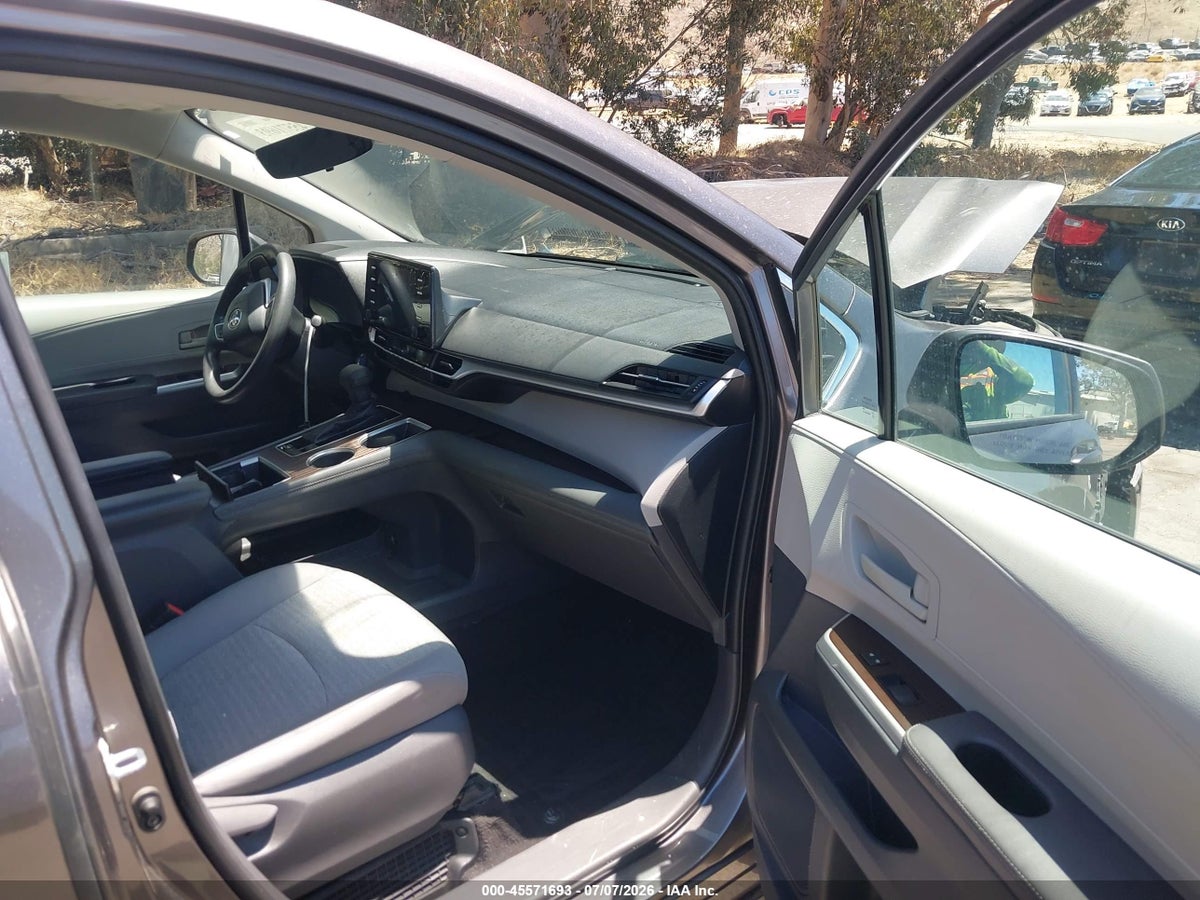 2021 TOYOTA SIENNA LE — снимка 5