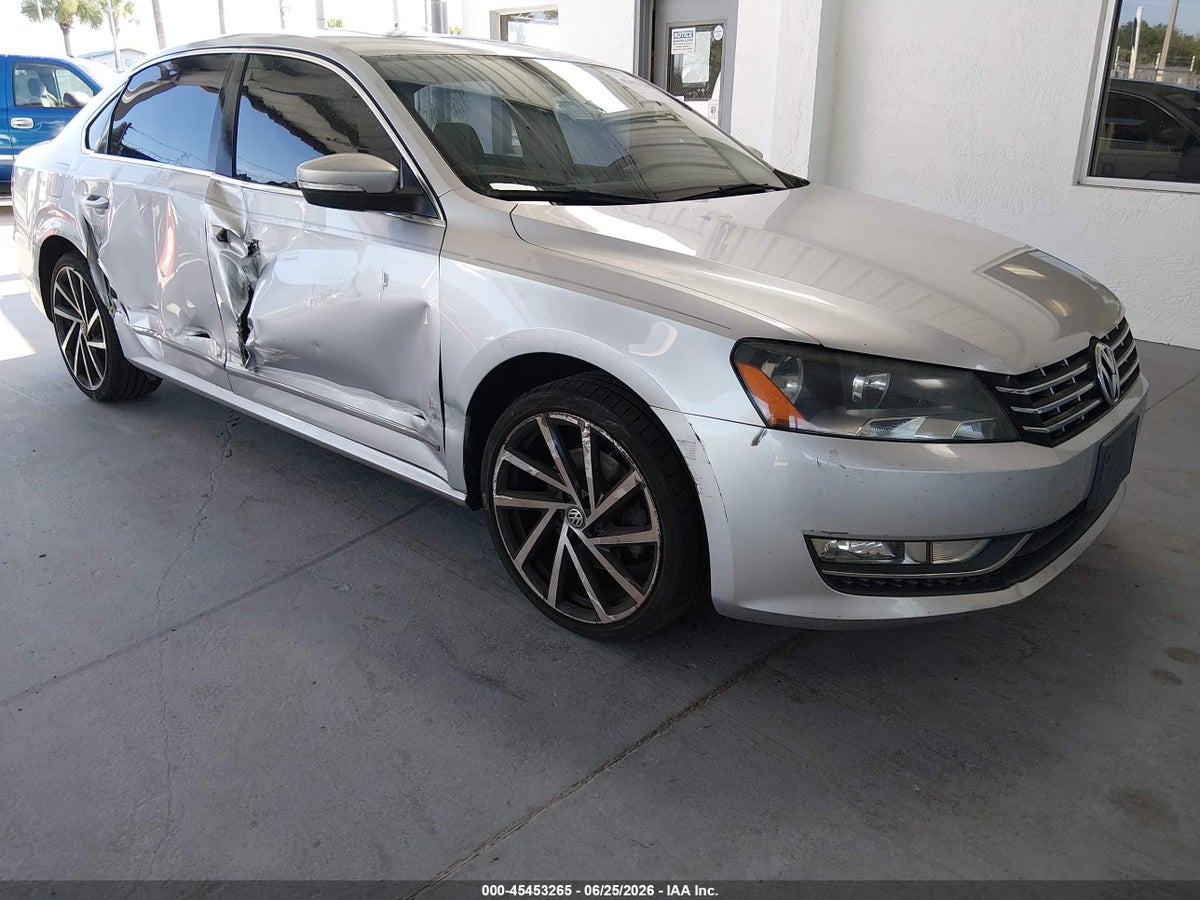 2013 VOLKSWAGEN PASSAT 2.0L TDI SE