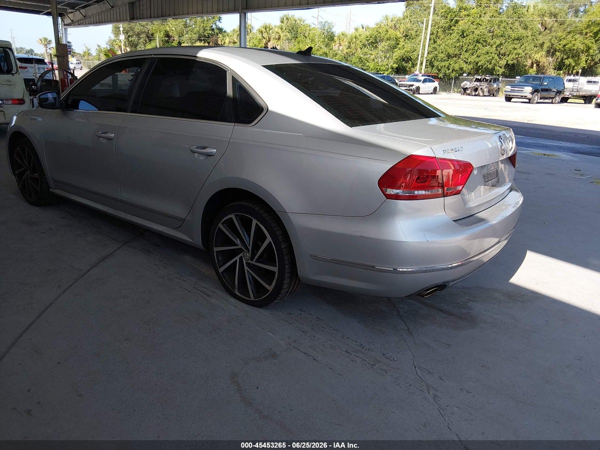 2013 VOLKSWAGEN PASSAT 2.0L TDI SE — снимка 3