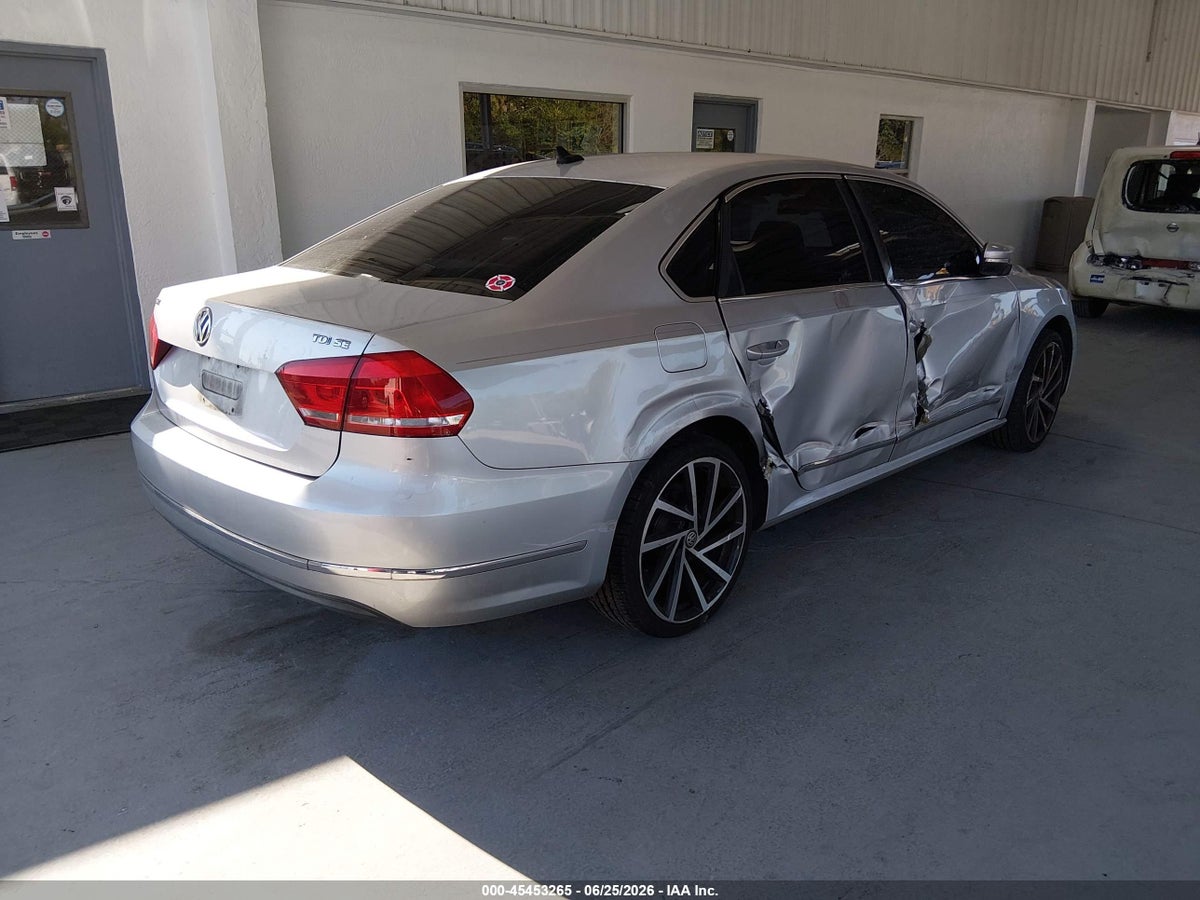 2013 VOLKSWAGEN PASSAT 2.0L TDI SE — снимка 4